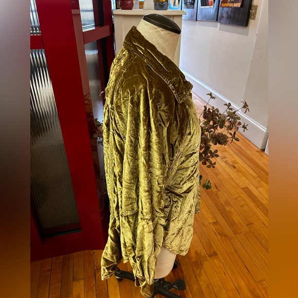 We The Free (Free People) Green Velvet Button Up - Picture 2 of 4